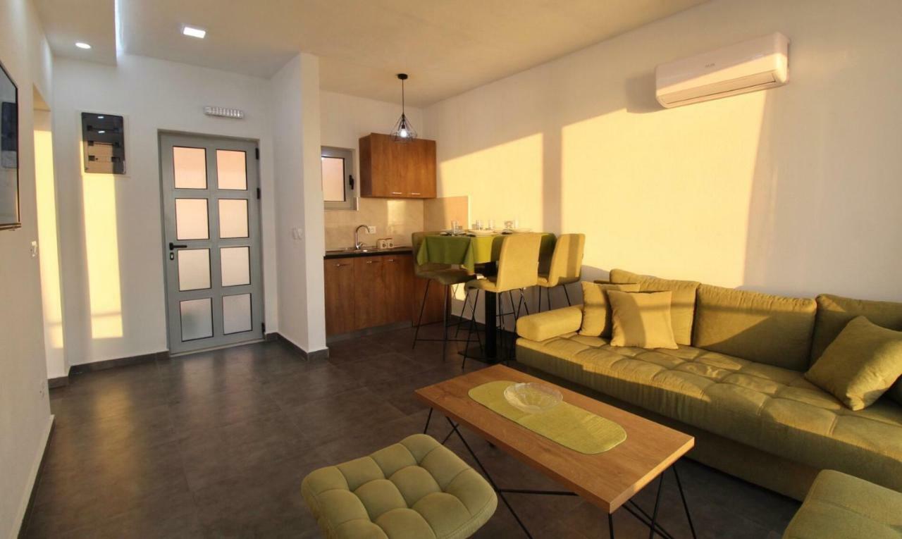 Apartments Komina Utjeha Dış mekan fotoğraf